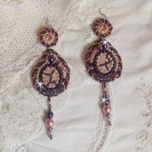 BO Grace ricamato con quarzo rosa, cristalli Swarovski, perle, perline e ganci per orecchie in argento 925/1000.